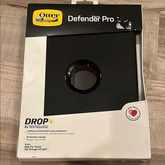 OtterBox Defender Pro Black Case for iPad Pro 11-inch - Picture 4 of 7